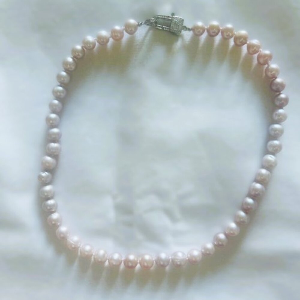 Pearl Like Necklace Unbranded Fashion Light Pink 18.5 in Read